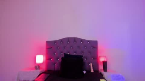 Snapshot of nyx_nayla chatting on February 6, 6:40 am online show from February 6, 6:40 am