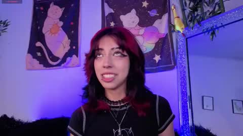 Snapshot of nyx_nayla chatting on October 31, 3:07 am online show from October 31, 3:07 am