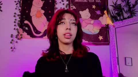 Snapshot of nyx_nayla chatting on December 2, 8:08 am online show from December 2, 8:08 am