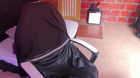 Snapshot of nyxiia chatting on March 4, 1:50 pm Scarlett online show from March 4, 1:50 pm