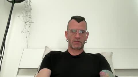 Jonathan Deep online show from June 11, 9:29 am