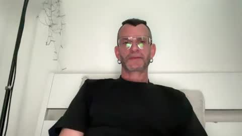 Jonathan Deep online show from June 15, 11:01 am