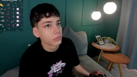 Deku online show from June 25, 2:43 pm