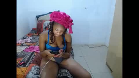 Snapshot of obsessedmimi chatting on February 22, 10:08 pm obsessedmimi online show from February 22, 10:08 pm