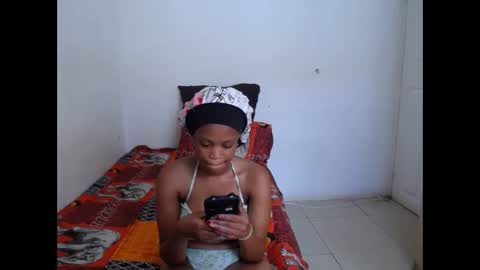 Snapshot of obsessedmimi chatting on March 7, 10:12 am obsessedmimi online show from March 7, 10:12 am