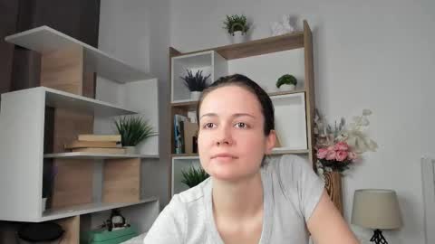 Elis online show from February 9, 8:24 pm