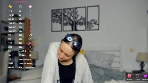 Snapshot of obsidiva chatting on March 25, 8:37 pm Elis online show from March 25, 8:37 pm