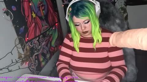 Snapshot of occvlt_qveen chatting on December 20, 7:01 am occvlt qveen online show from December 20, 7:01 am