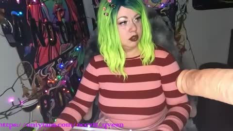 Snapshot of occvlt_qveen chatting on January 3, 12:54 am occvlt qveen online show from January 3, 12:54 am