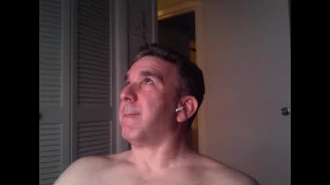 Snapshot of oceanmanx chatting on March 25, 2:28 am Ocean online show from March 25, 2:28 am