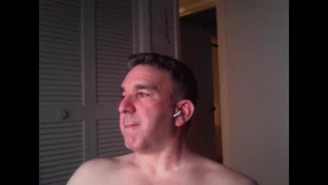 Snapshot of oceanmanx chatting on April 3, 2:53 am Ocean online show from April 3, 2:53 am