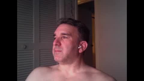 Snapshot of oceanmanx chatting on April 17, 3:20 am Ocean online show from April 17, 3:20 am