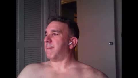 Snapshot of oceanmanx chatting on April 22, 2:47 am Ocean online show from April 22, 2:47 am