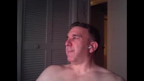 Snapshot of oceanmanx chatting on April 24, 5:21 am Ocean online show from April 24, 5:21 am