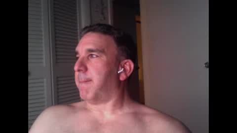 Snapshot of oceanmanx chatting on May 4, 3:46 am Ocean online show from May 4, 3:46 am