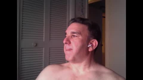 Snapshot of oceanmanx chatting on May 12, 3:03 am Ocean online show from May 12, 3:03 am