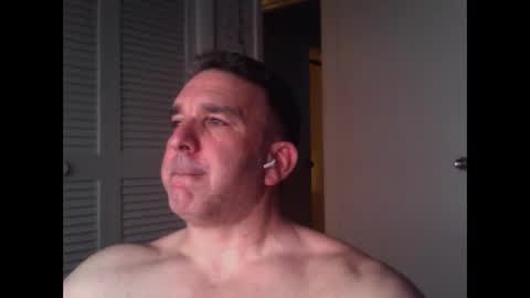 Snapshot of oceanmanx chatting on May 17, 1:36 am Ocean online show from May 17, 1:36 am