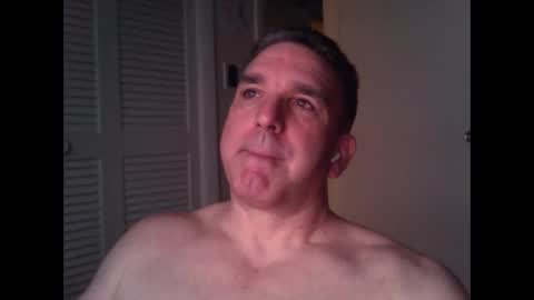 Snapshot of oceanmanx chatting on May 18, 1:35 am Ocean online show from May 18, 1:35 am