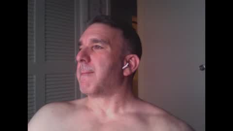 Snapshot of oceanmanx chatting on June 1, 1:29 am Ocean online show from June 1, 1:29 am