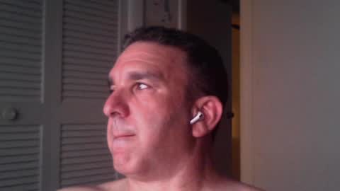Snapshot of oceanmanx chatting on June 29, 2:40 am Ocean online show from June 29, 2:40 am