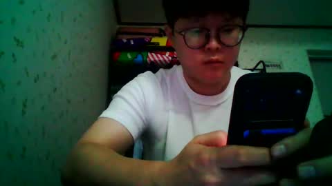 Snapshot of ochro_e chatting on December 15, 9:46 am ochro_e online show from December 15, 9:46 am