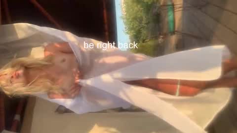 hi im Janasmall boobs big heart  warm pussy  online show from February 18, 1:54 am