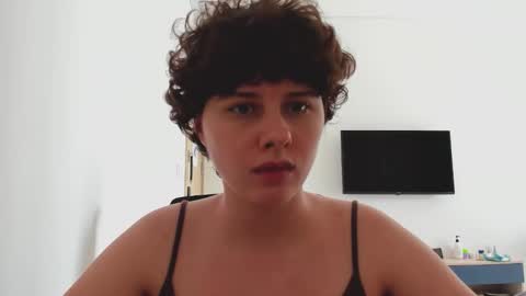 Snapshot of octopussy69x chatting on February 16, 7:37 am Evie online show from February 16, 7:37 am