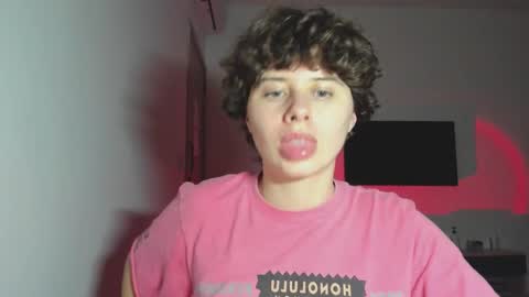 Snapshot of octopussy69x chatting on February 19, 12:45 pm Evie online show from February 19, 12:45 pm