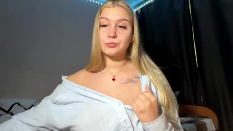 Lili online show from June 7, 3:43 am