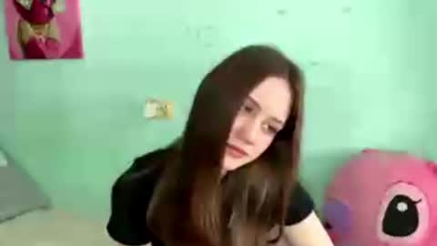 Snapshot of odetteattinger chatting on March 4, 7:14 am Mia online show from March 4, 7:14 am