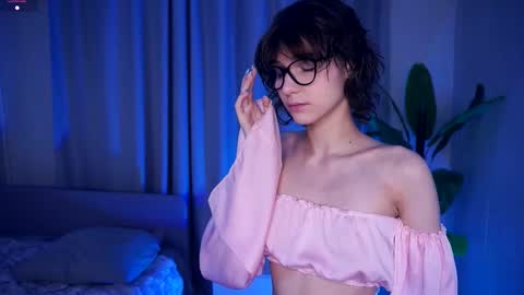 Thea online show from September 29, 7:19 pm