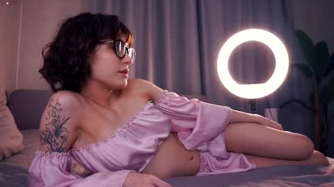 Thea online show from November 7, 7:25 pm