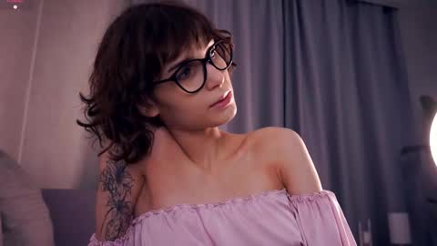 Thea online show from November 11, 7:36 pm