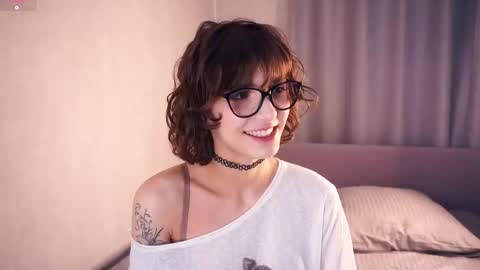 Thea online show from December 17, 6:47 pm