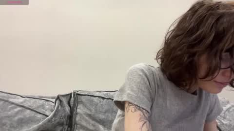 Snapshot of odettehatt chatting on March 1, 4:25 am Thea online show from March 1, 4:25 am