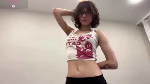 Snapshot of odettehatt chatting on March 2, 5:08 am Thea online show from March 2, 5:08 am