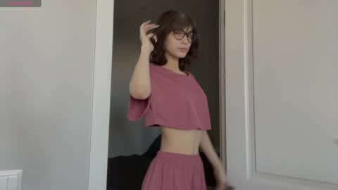 Snapshot of odettehatt chatting on March 23, 4:27 am Thea online show from March 23, 4:27 am