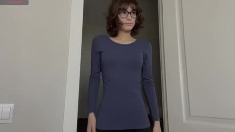 Snapshot of odettehatt chatting on March 27, 4:51 am Thea online show from March 27, 4:51 am