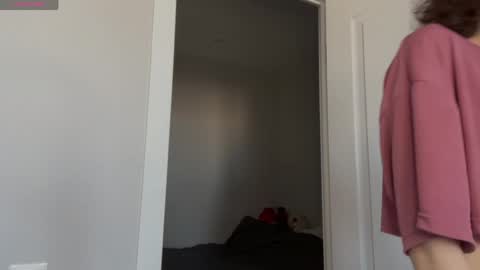 Snapshot of odettehatt chatting on April 1, 4:46 am Thea online show from April 1, 4:46 am