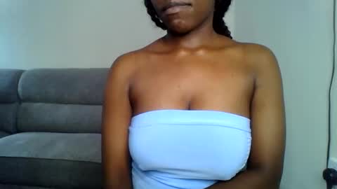 Snapshot of odrienna chatting on March 31, 7:31 am odrie online show from March 31, 7:31 am