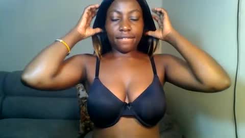 Snapshot of odrienna chatting on April 23, 1:02 pm odrie online show from April 23, 1:02 pm