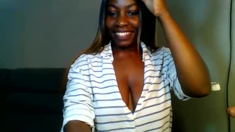 Snapshot of odrienna chatting on April 25, 10:07 am odrie online show from April 25, 10:07 am