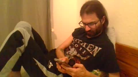 Snapshot of oeffel chatting on July 6, 1:46 am oeffel online show from July 6, 1:46 am