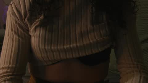 Snapshot of offelie chatting on November 4, 8:13 am Offelie online show from November 4, 8:13 am