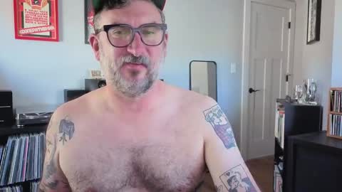 Office Dad online show from October 1, 6:58 pm