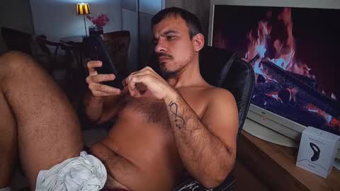 officeman7 online show from December 1, 7:47 pm