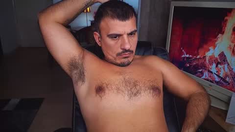 officeman7 online show from December 13, 8:47 pm