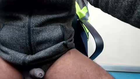 officeslutx69 online show from June 30, 11:22 am
