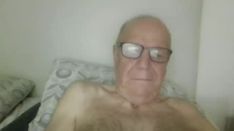 Snapshot of oggi95 chatting on March 20, 7:24 am oggi95 online show from March 20, 7:24 am