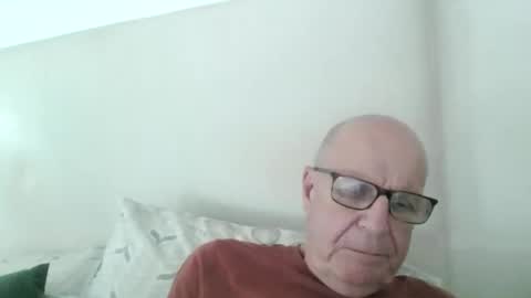Snapshot of oggi95 chatting on June 11, 12:47 pm oggi95 online show from June 11, 12:47 pm